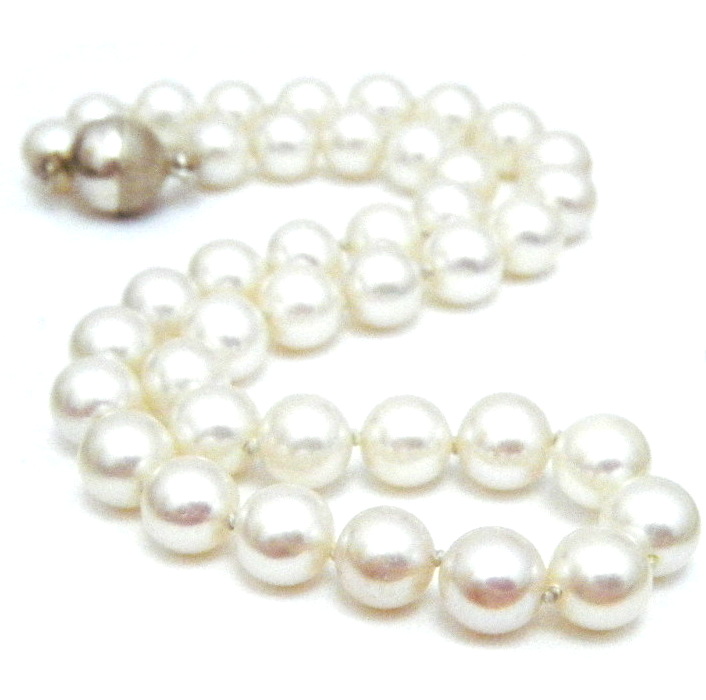 White 7mm AAA Round Pearls Necklace
